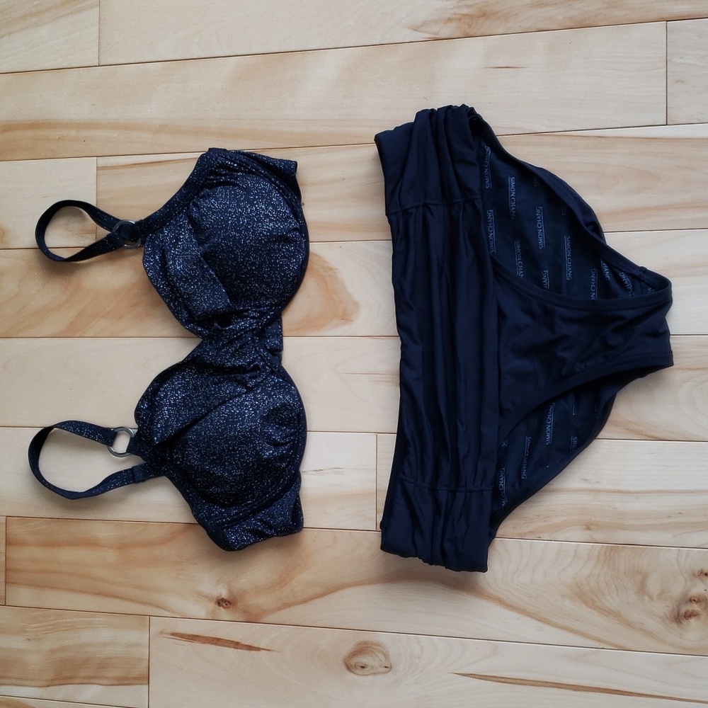Simon Chang bikini 👙